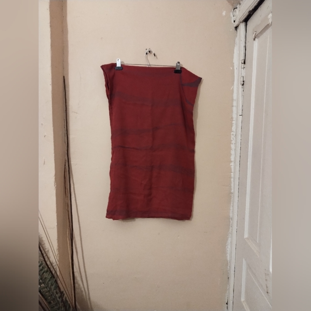 Tomorrow on board Red airline blanket Con